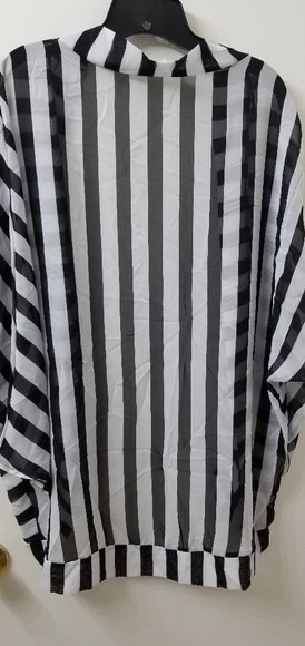 Black and White Cover Up - Picture 2 of 4